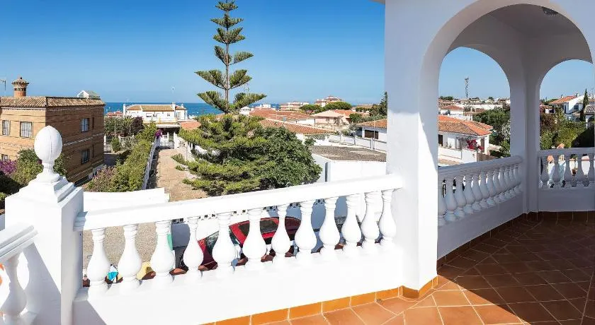 Chalet en Matalascañas a 300 metros de la playa - Image 1