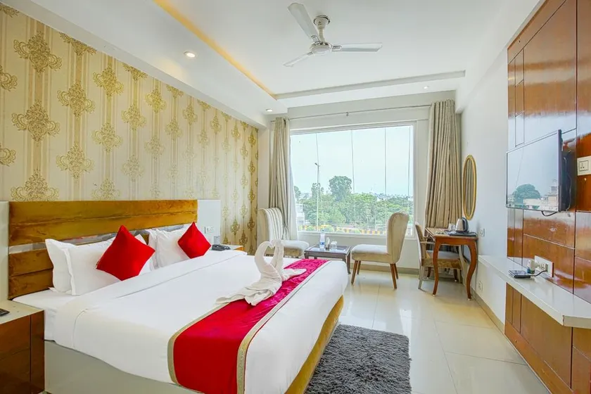 Silky Hotel & Resorts - Image 1