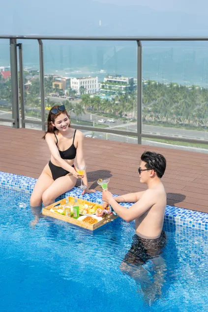 Royal Family Hotel - Image 1