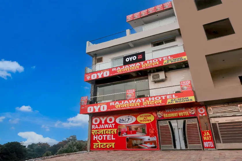 Hotel O RAJAWAT HOTEL - Image 1