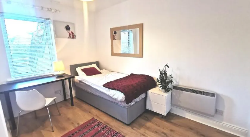 Single room in a charming apartment with the terrace in Sandymount - Image 1