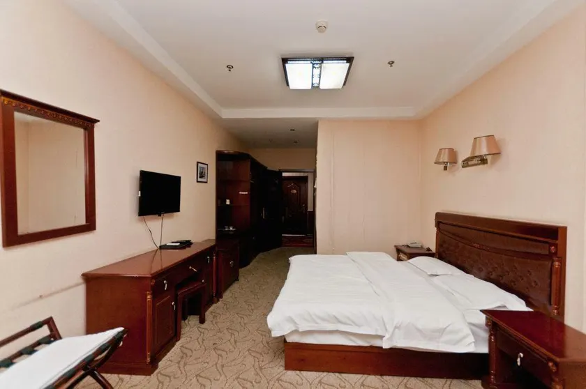 Langfang Huayu Business Hotel - Image 1