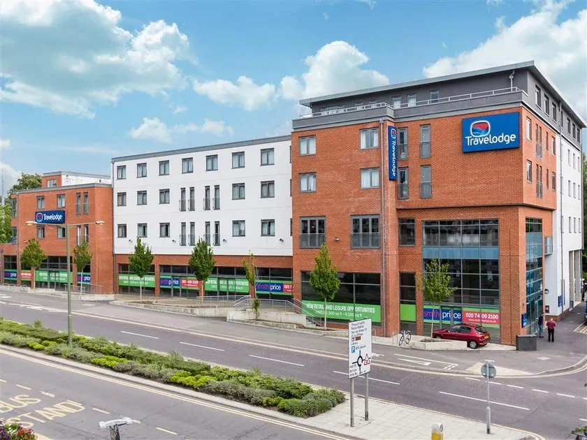 Travelodge Camberley Central - Image 1