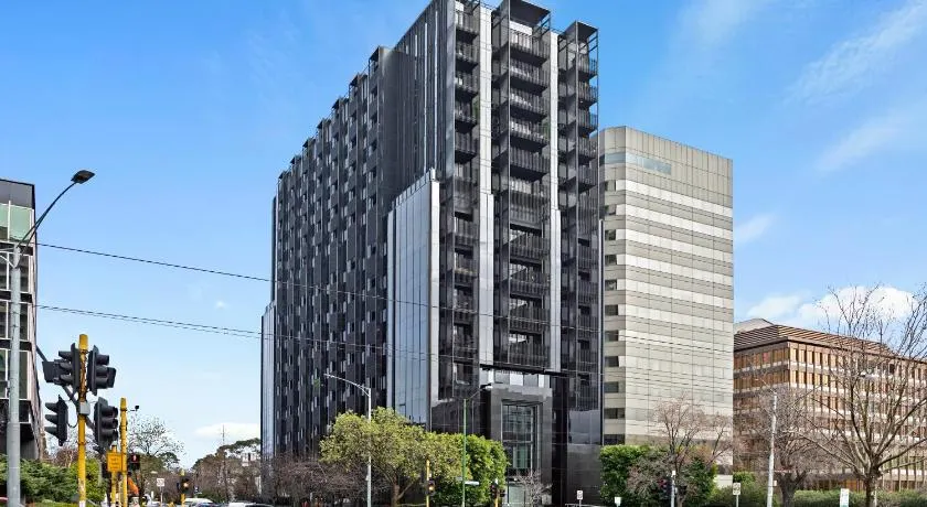 Complete Host Leopold Apartments - Image 1