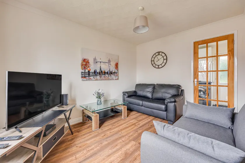 Immaculate Two Bedroom House with Parking - Image 1