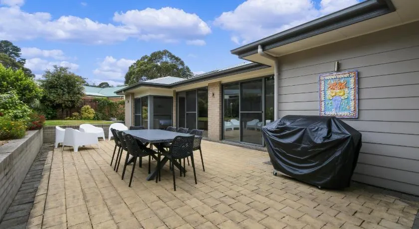 Stirling Escape - Spacious Family Retreat - Image 1