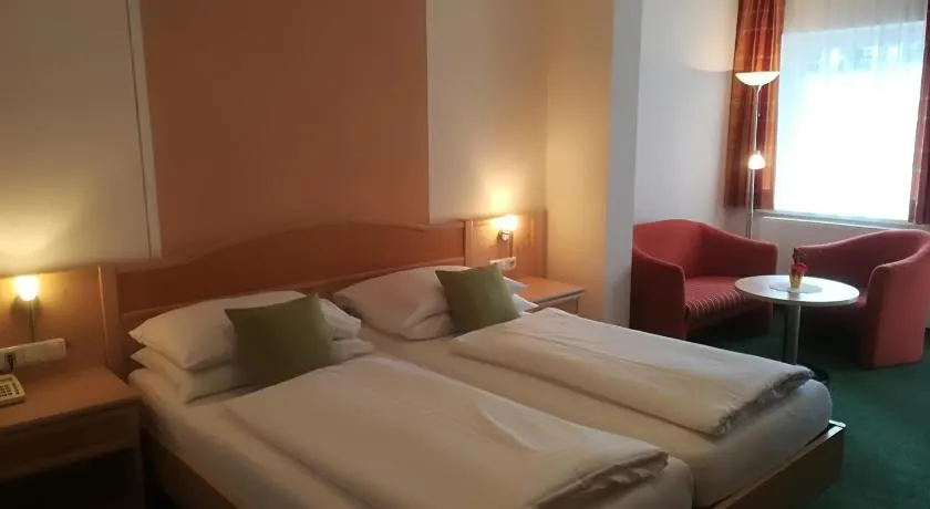 Landhotel-Restaurant Willingshofer - Image 1
