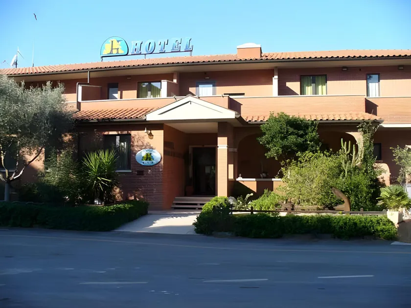 Hotel Parco delle Cale - Image 1