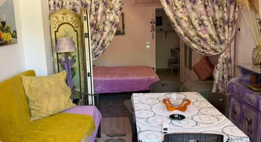 liana house 3 - Image 1