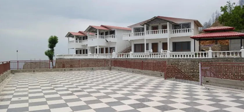 Paatli Fort Estate Resort - Image 1
