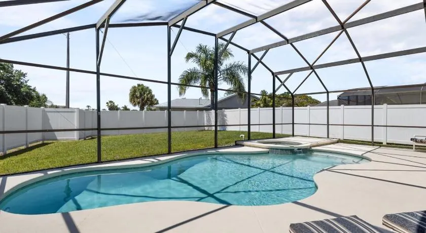 Sunny Getaway with Private Pool, Spa & Fenced Yard - Image 1