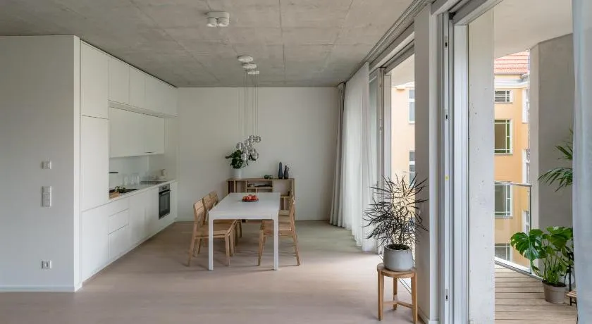 Carlotta Apartments - Image 1