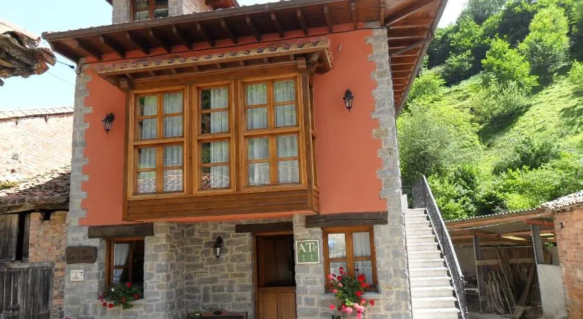 Apartamentos Rurales Los Villares - Image 1