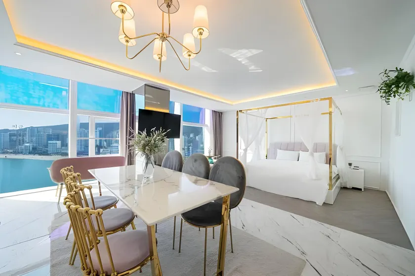 Primavera Hotel - Image 1
