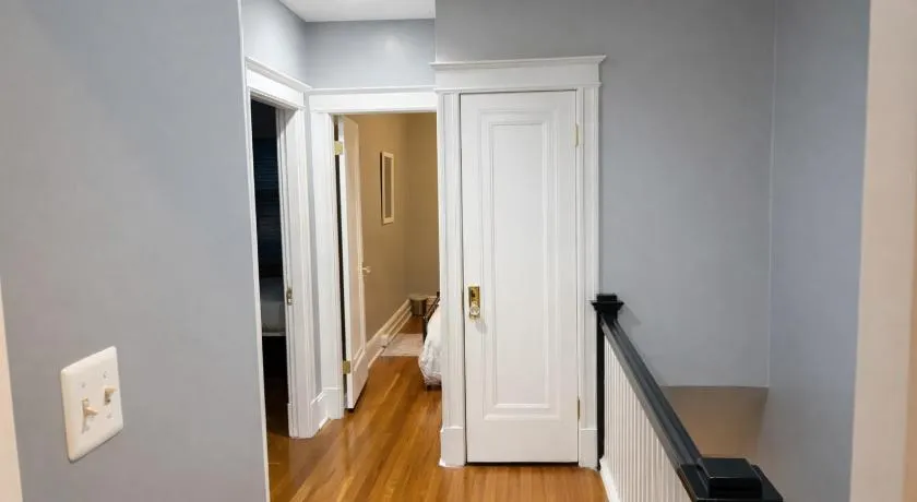 The Elegant Spring House Loft - Image 1
