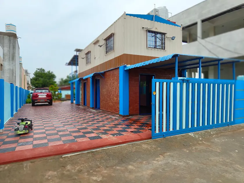 CONTAINER HOME STAY - Image 1
