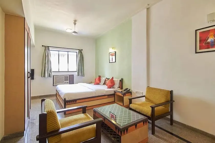 Pioneer Hotel - Image 1