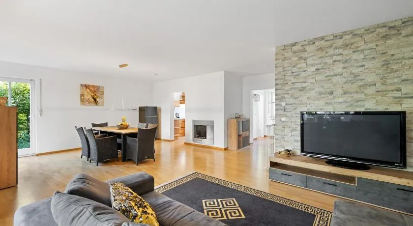 3 Zimmer EG Wohnung in Stephanskirchen - Image 1