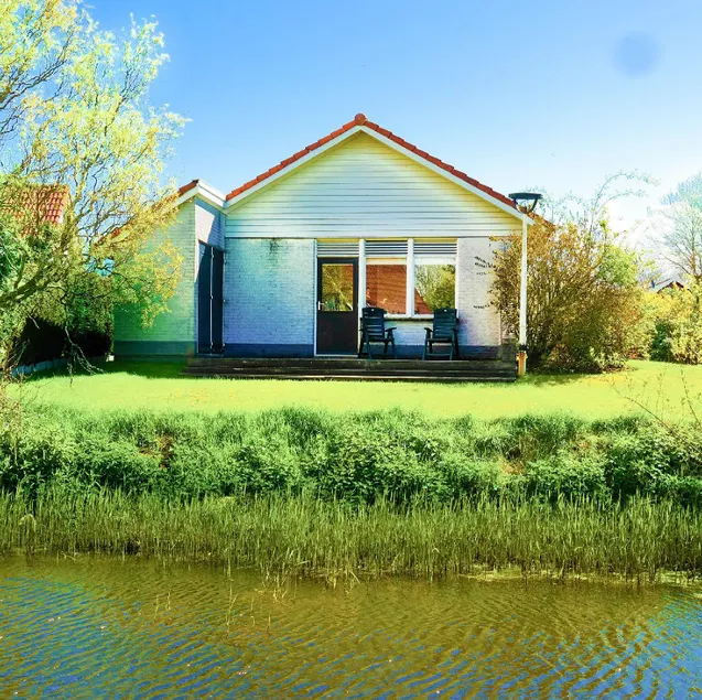 Entire house - 4 pers Waterfront Chalet close to the national park Lauwersmeer - Image 1