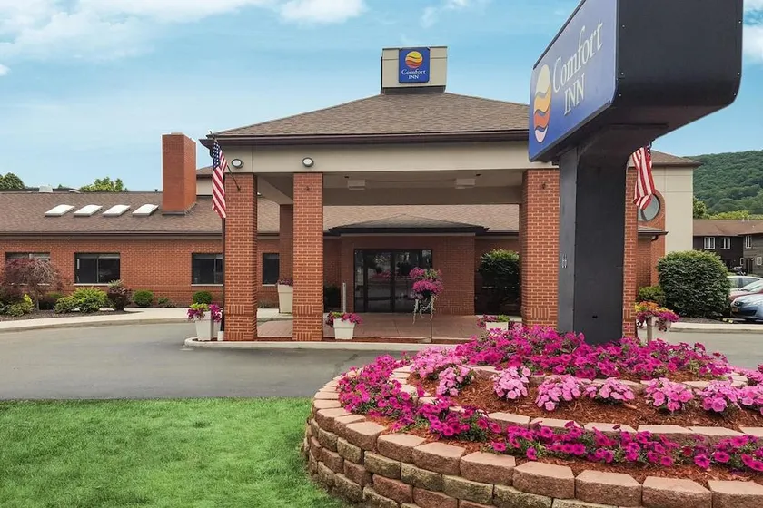 Comfort Inn - Image 1