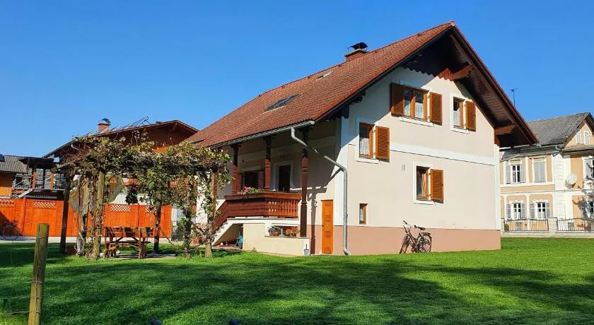 Fantástico apartamento ideal para familias con jardín | Vistas al jardín | Se admiten mascotas - Image 1