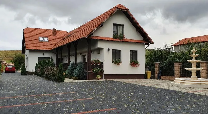 Casa Cu Pridvor - Image 1