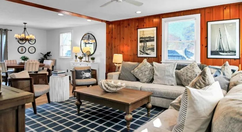 Charming 3BR Home in Nantucket's Natural Beauty home - Image 1