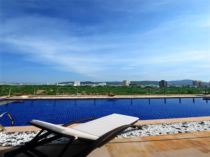 Le Parker International Hotel - Image 1