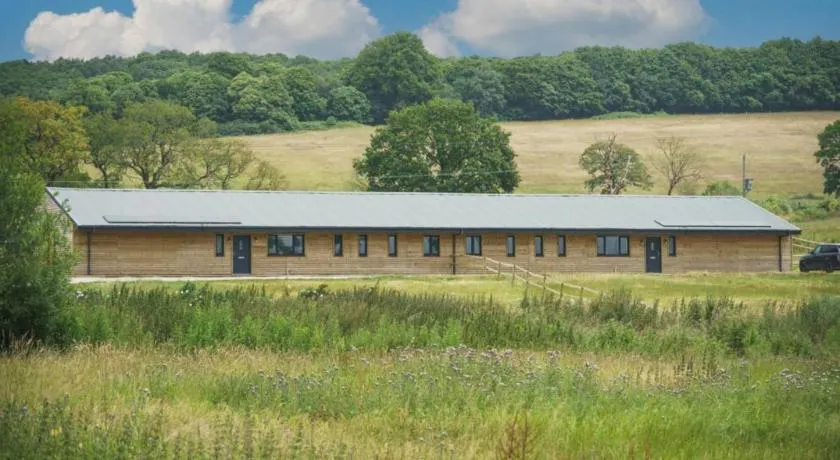 Starlight Lodge - 4 bedroom Barn with Hot Tub! - Image 1