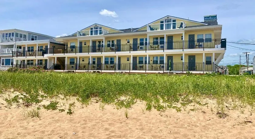 Abellona Inn & Suites - Image 1