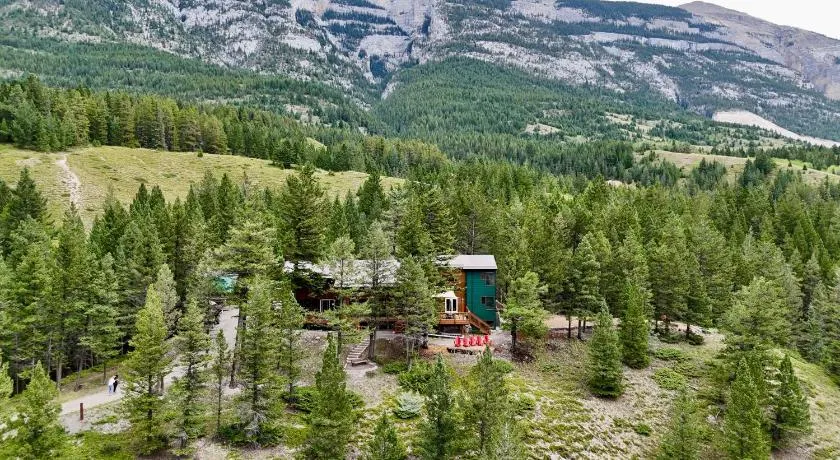 Canmore Alpine Hostel - Alpine Club of Canada - Image 1