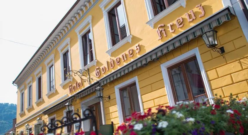 Hotel-Garni Goldenes Kreuz - Image 1