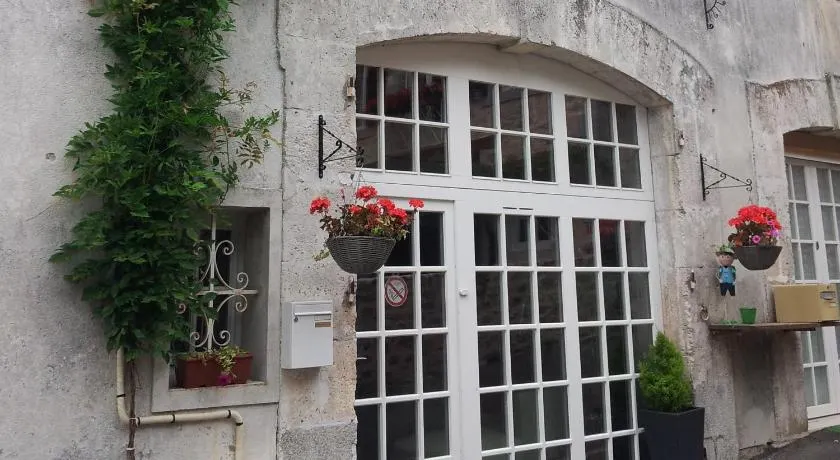 La Belle Maison - Image 1