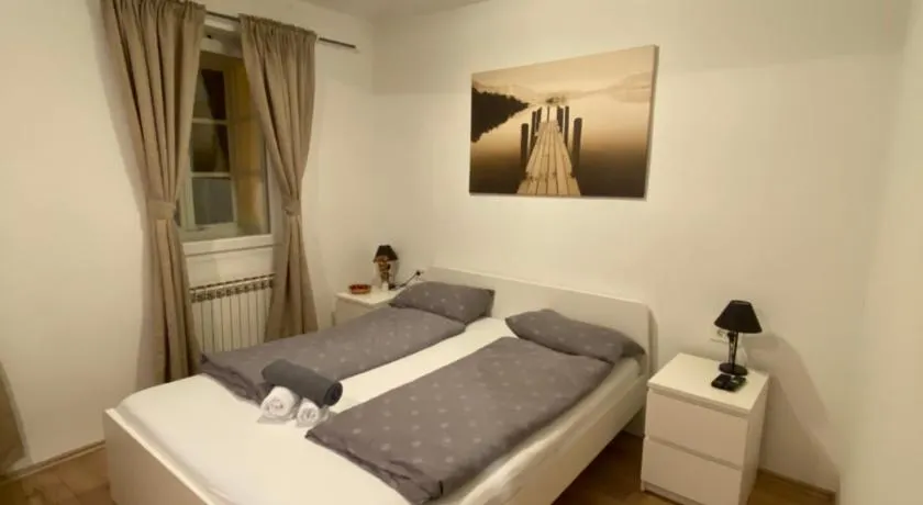 Rooms and apartments Nokturno - Image 1