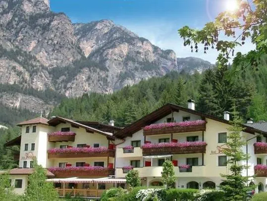 Hotel Dosses - Image 1