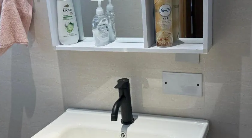 Happy Place Apartment - Image 1
