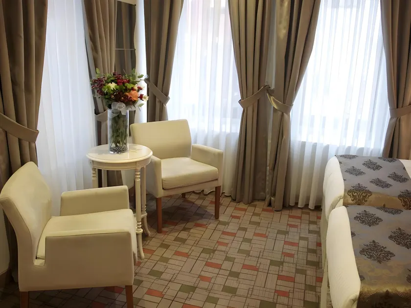 Serene Hotel - Image 1