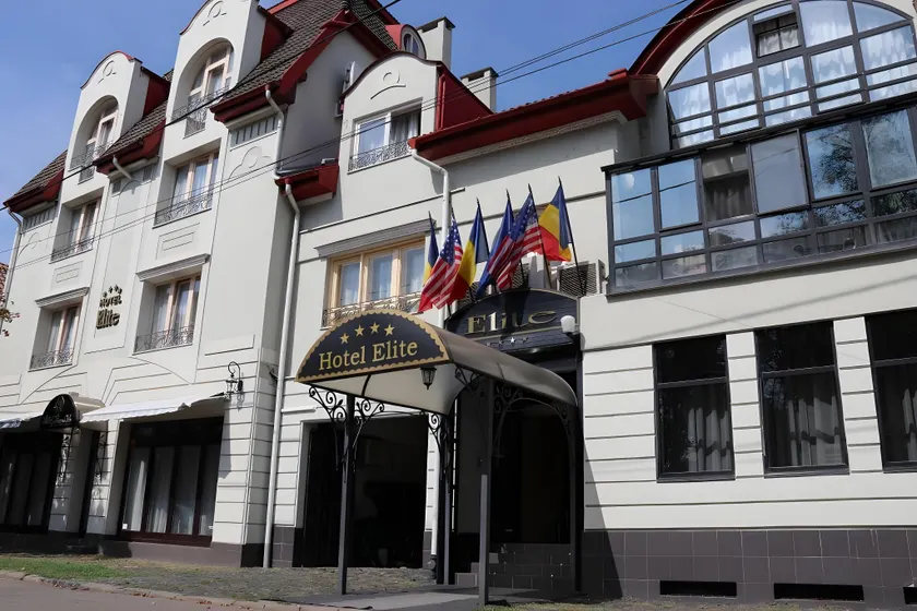 The Elite - Oradea's Legendary Hotel - Image 1