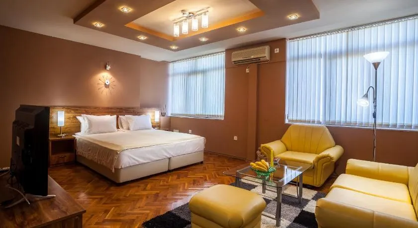 Panorama Top Floor Rooms in Hotel Tundzha - Image 1