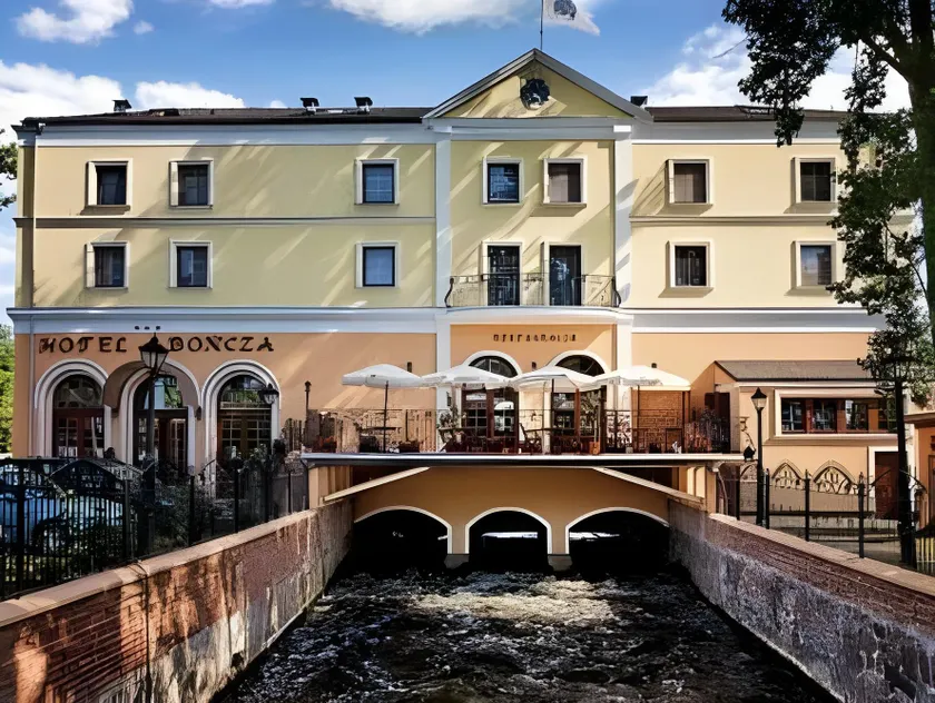 Hotel Bończa - Image 1