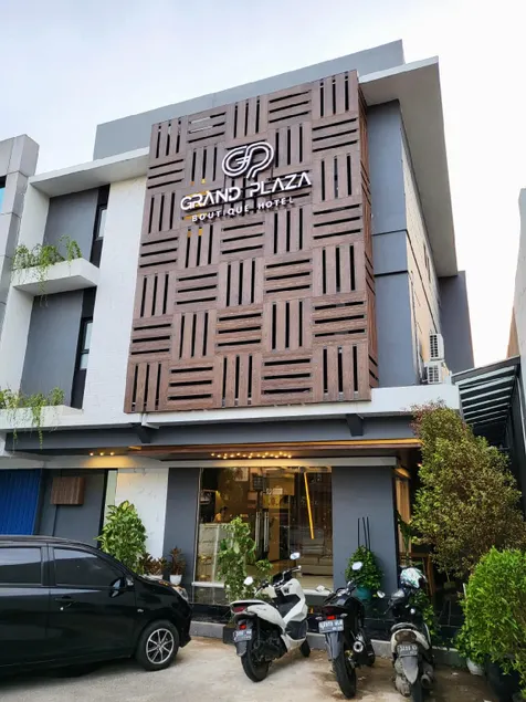 Grand Plaza Boutique Hotel - Image 1