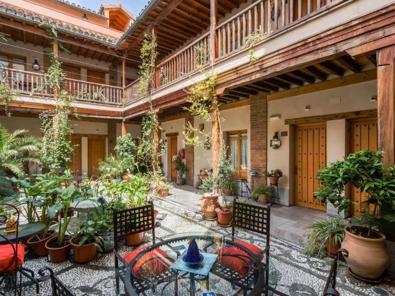 Abadía Hotel - Image 1