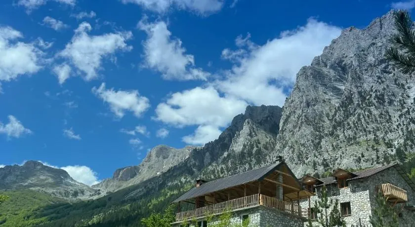 Rosi peak Guesthouse - Image 1