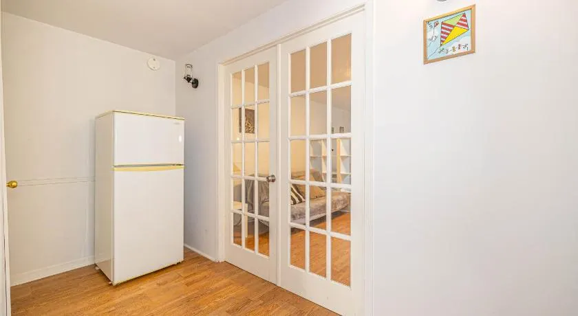 Cozy 1 BDR apt in MTL-E, near metro, free parking - Image 1