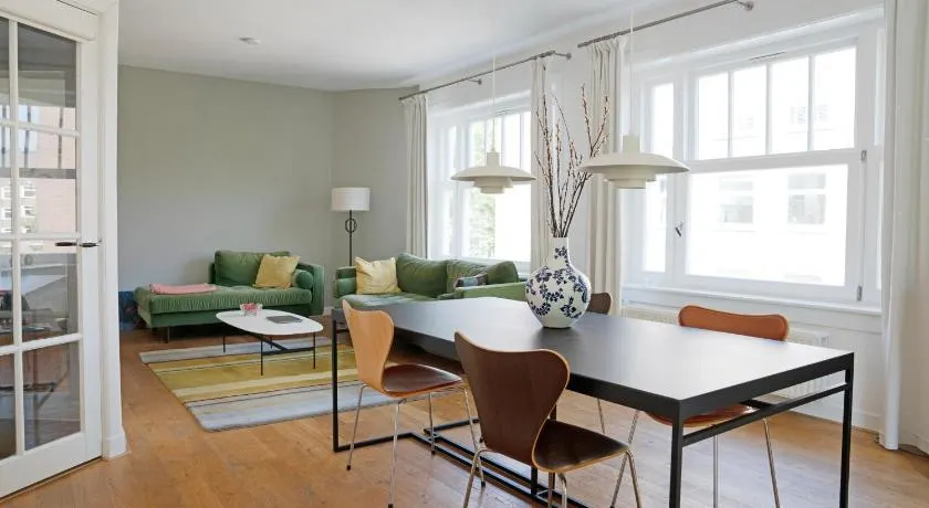 Beautiful room in Authentic Amsterdam Apartment RAI - Image 1