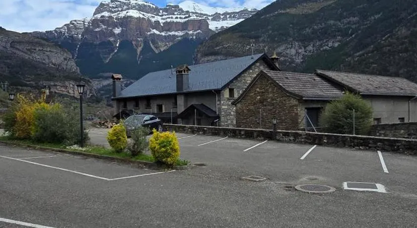 Villa Russell Hotel&Apartments - Image 1