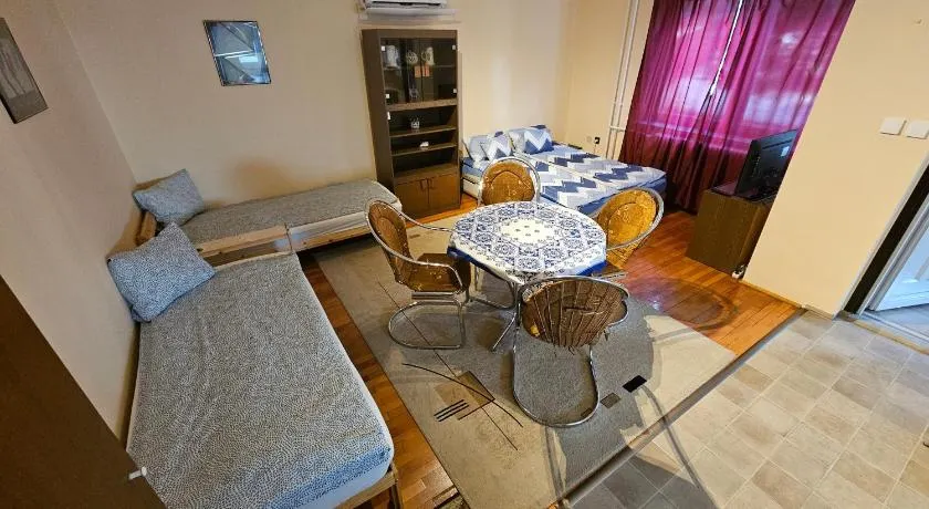 Friendly Apartment in the suburb. - Image 1