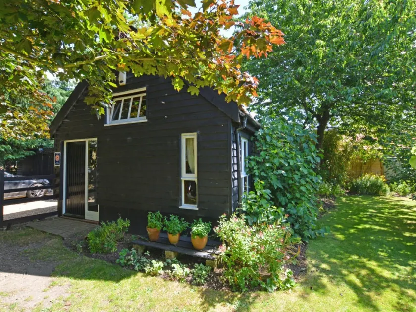 Dell Barn - Image 1