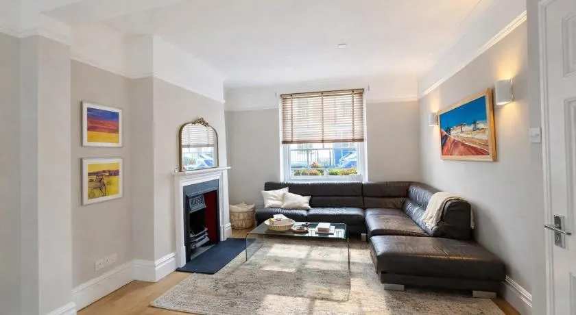 Charming Pimlico Family Townhouse - Image 1