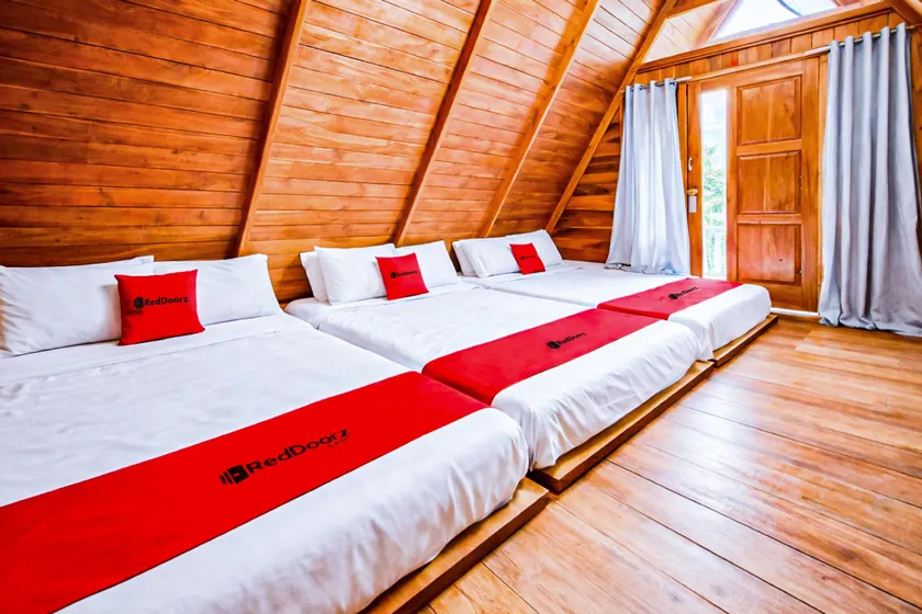 RedDoorz Resort at Hajeka Pangalengan Bandung - Image 1